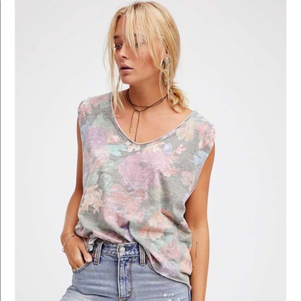 Free People | NWT Gardenia Sleeveless Floral Top